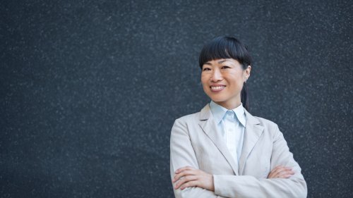 Stop letting people talk over you—use these 'powerful' phrases instead: Public speaking expert