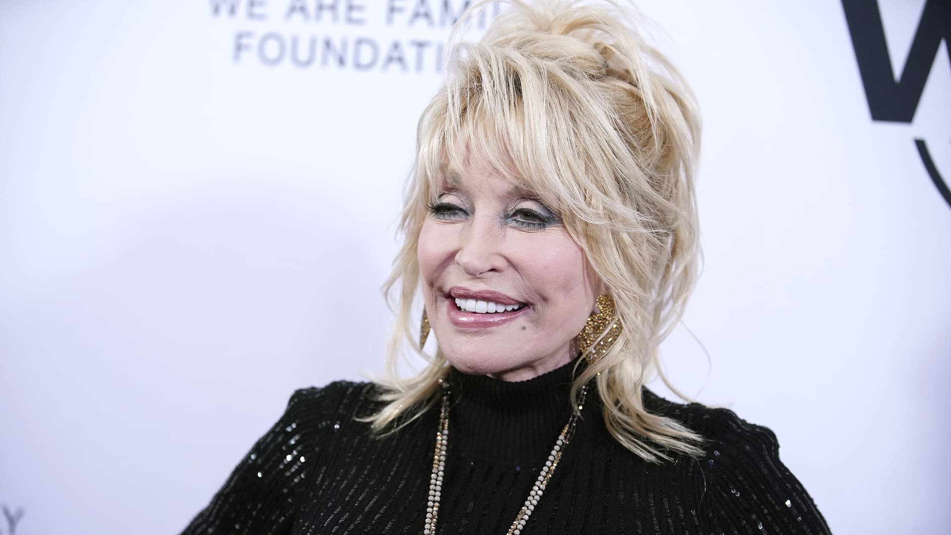 Dolly Parton helped fund the Moderna Covid-19 vaccine that's being called 'a game changer'