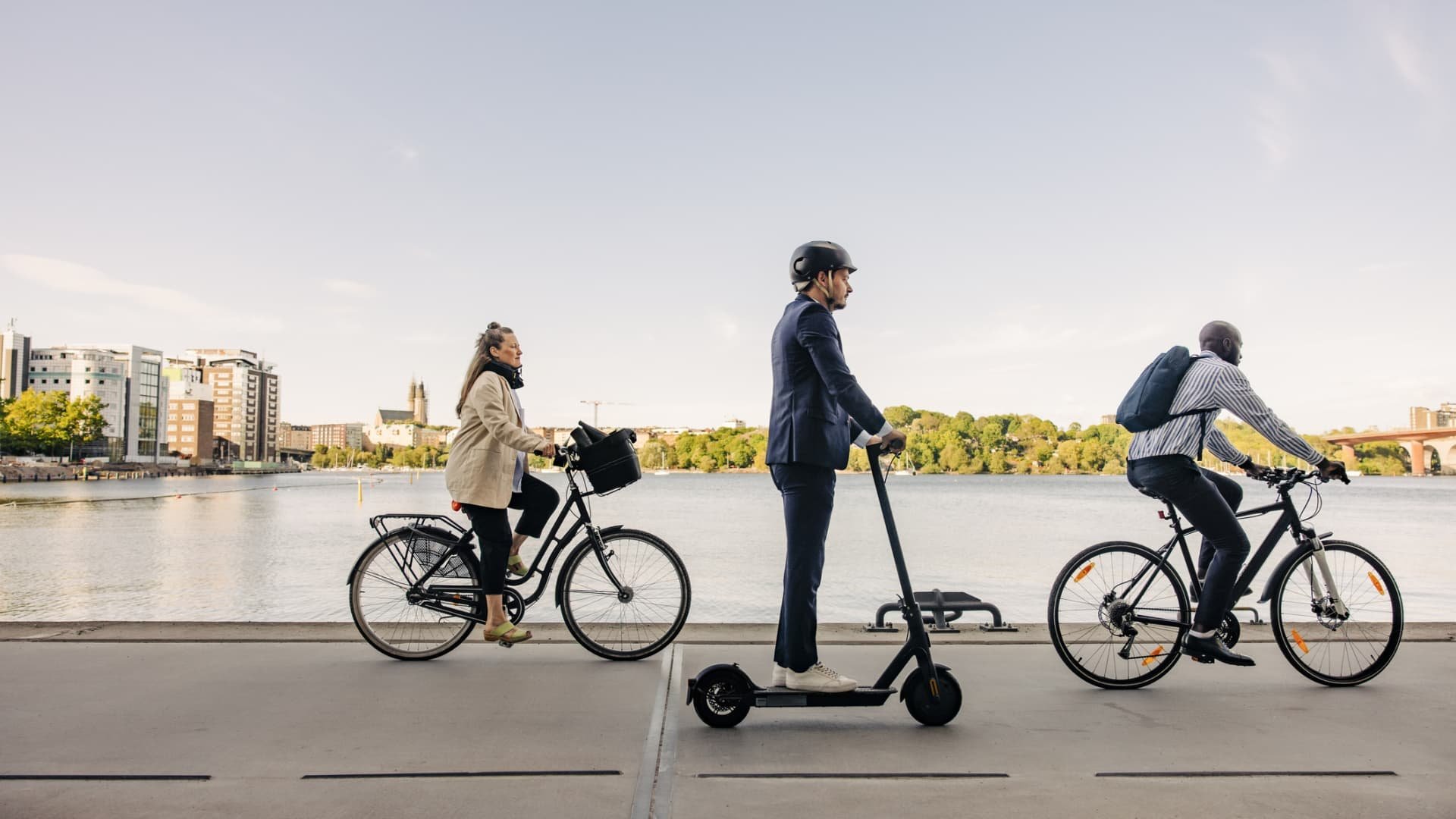 Worried about rising gas prices? These 5 credit cards save on transit, rideshare and more
