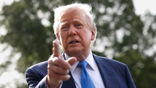 Trump complained to Bezos before Amazon said it scrapped idea to display tariff cost