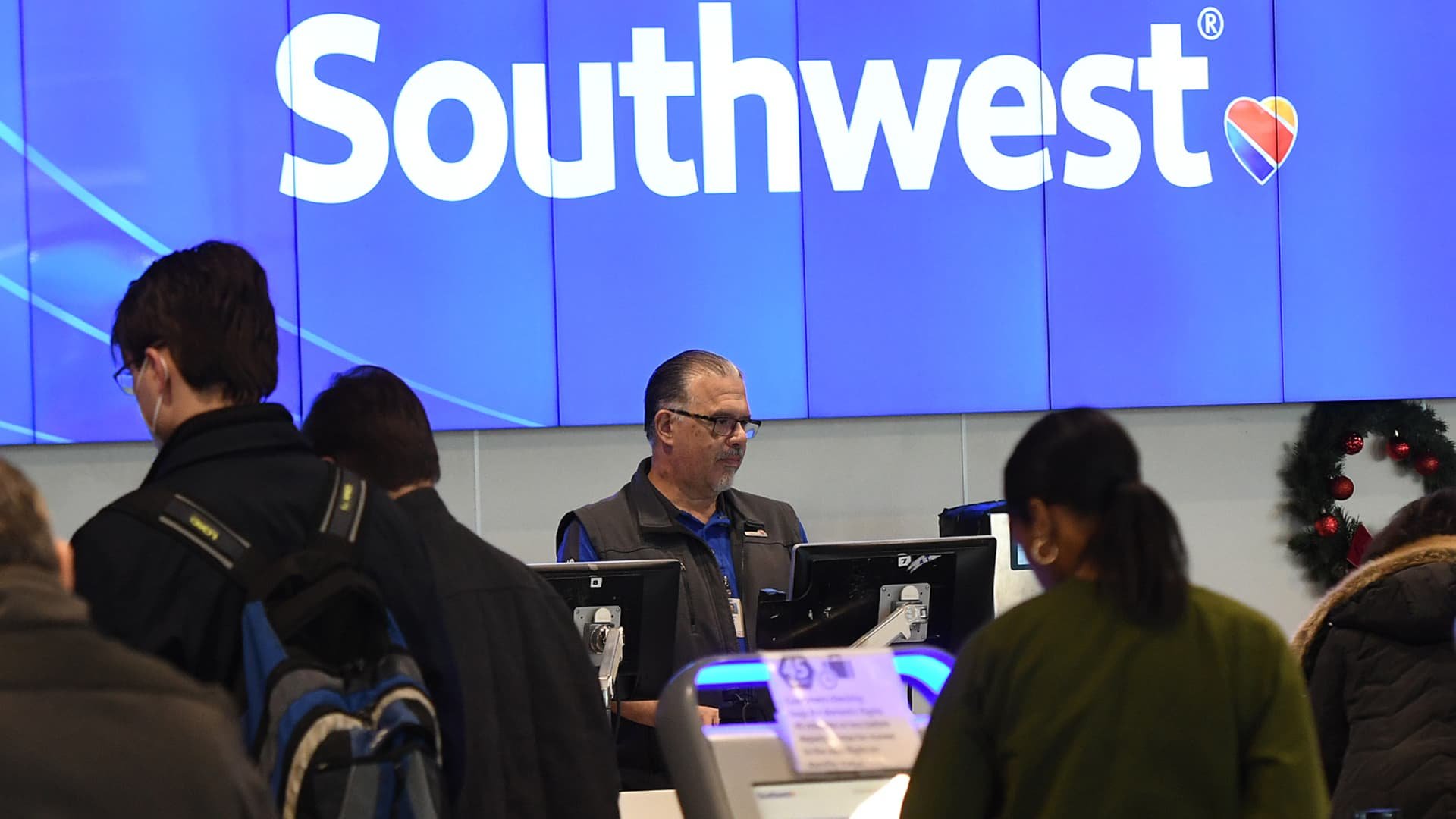 Southwest lost 220 million last quarter after holiday meltdown