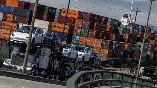West Coast ports shut down as union workers 'no show' after breakdown in wage negotiations