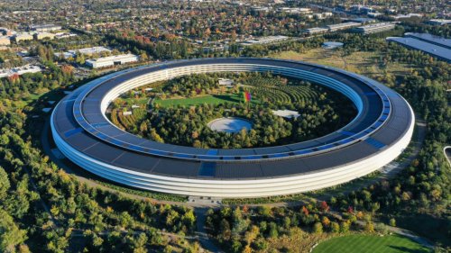 Apple tells employees to work at the office three times per week starting in September