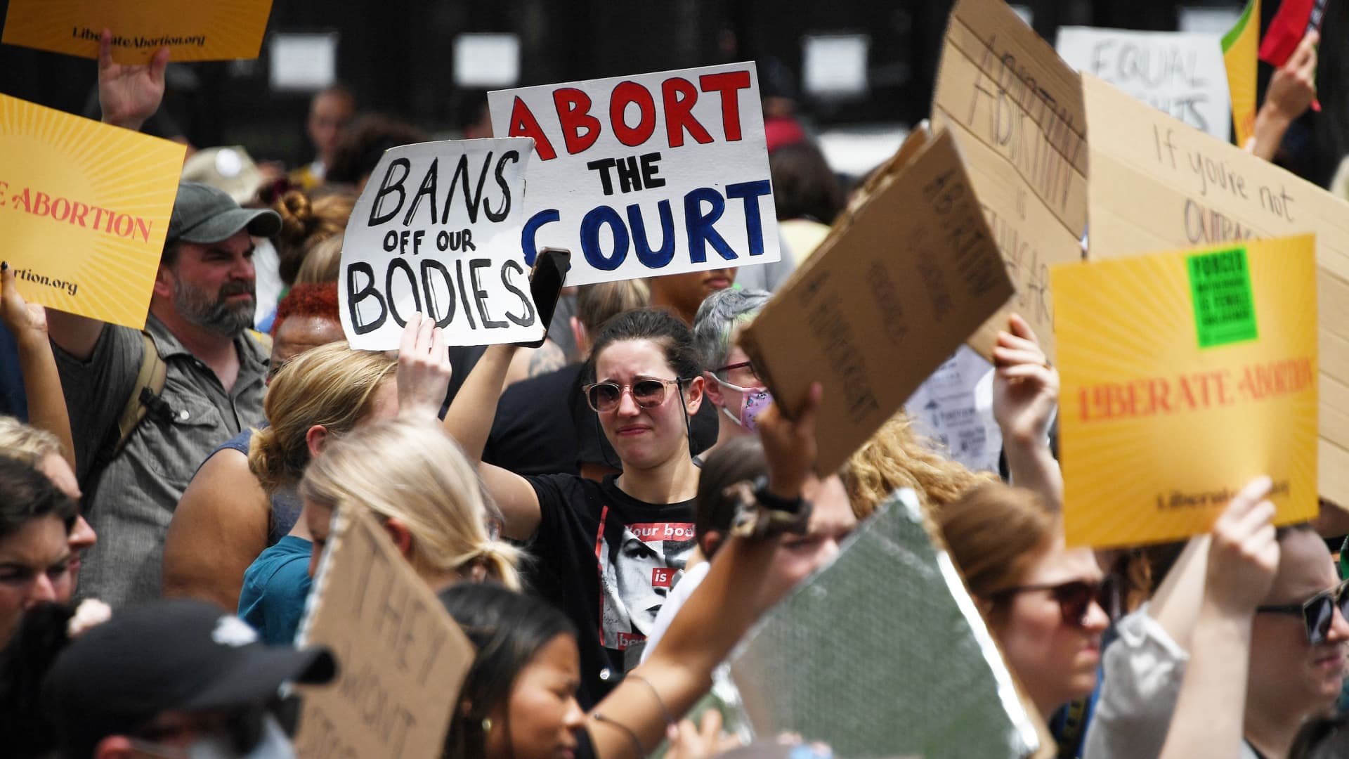 Roe v. Wade: Live coverage of the nation's emotional reaction to the Supreme Court ruling