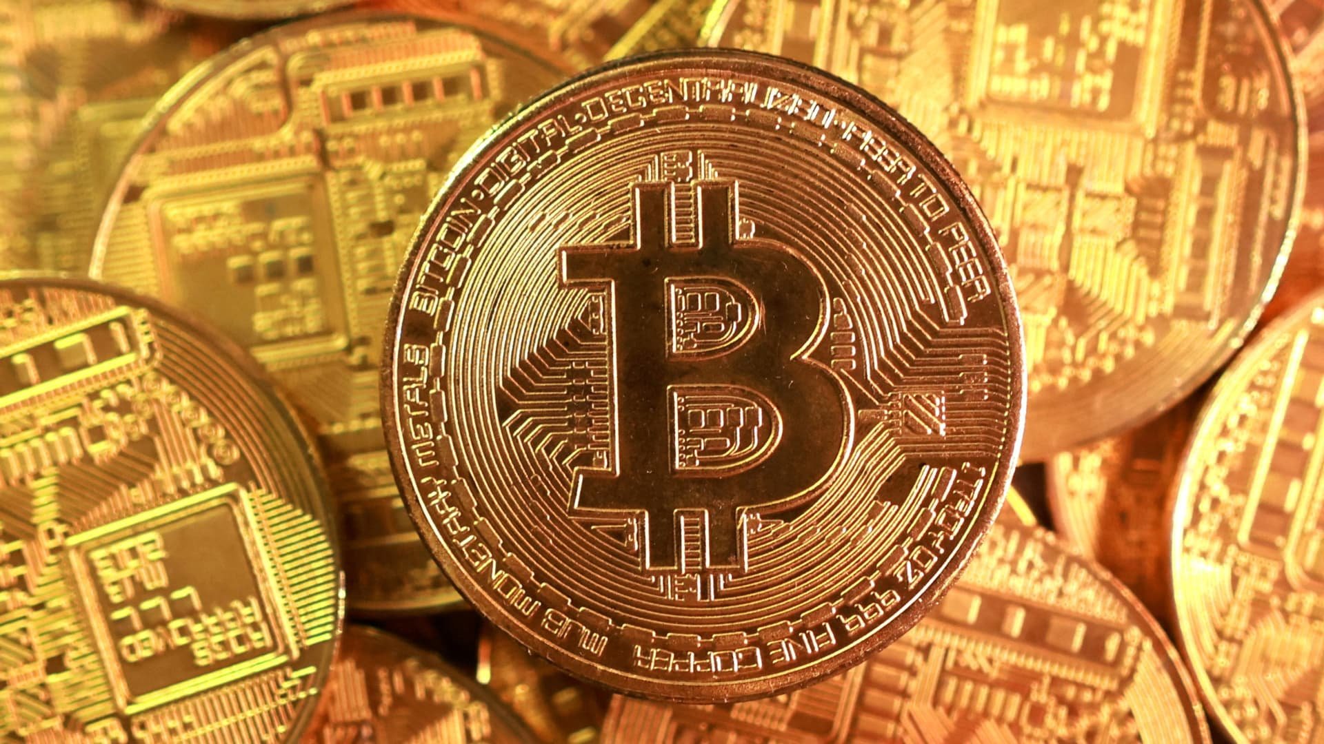 Bitcoin's November sell-off worsens as investors reduce risk on worries about the AI trade