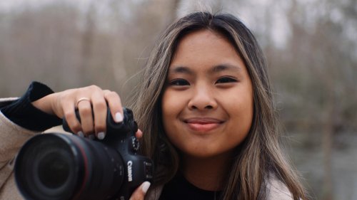 This 23-year-old spent $45,000 to become a wedding photographer—now she makes $177,000 per year