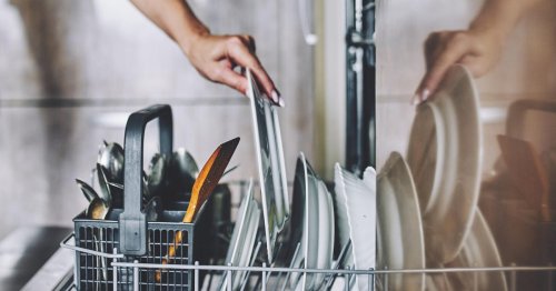 How to load the dishwasher the right way