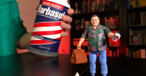 Unboxing the SDCC Jurassic Park Barbasol can: The package is the toy