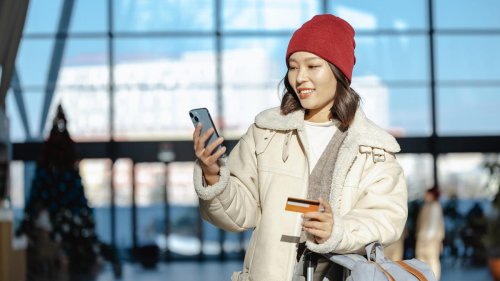 Traveling Abroad? Here's How to Avoid Mobile Roaming Charges
