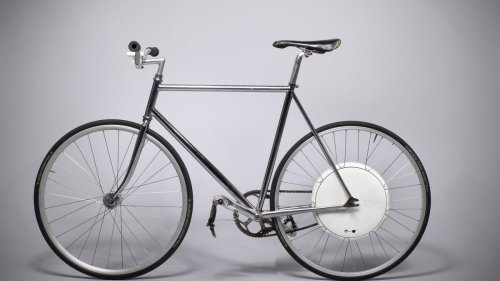 FlyKly smart bicycle wheel gives riders electric momentum