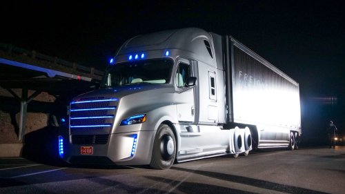 4 things you should know about Freightliner's self-driving truck