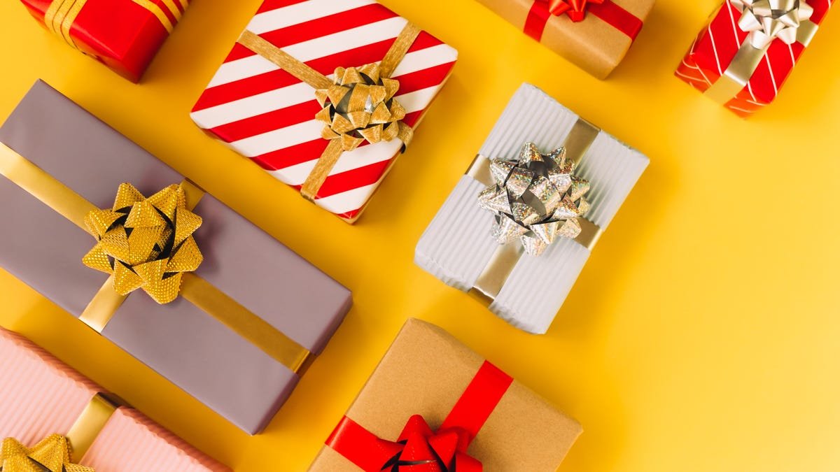 Holiday Deals Under $25: Grab Last-Minute Stocking Stuffers and More for Everyone