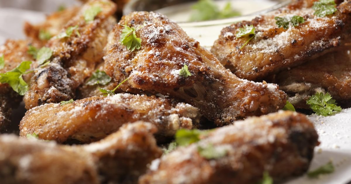 5 game day essentials: Make the best air fryer chicken wings and more