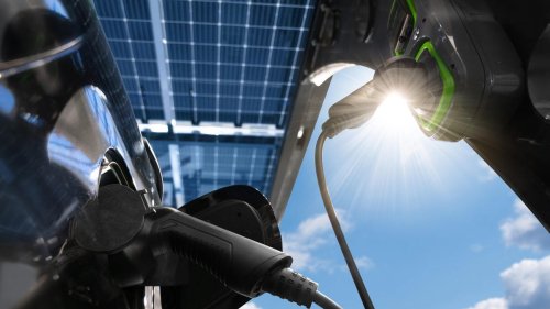 How to Calculate How Many Solar Panels You Need to Charge Your EV