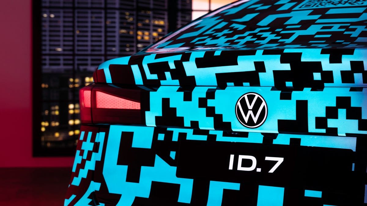 The Wildest Tech at CES: Party Fridges, Pee Readers, Suction Cup TVs and More