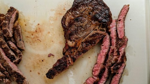 Here's How Professional Chefs Tell When Steak Is a Perfect Medium Rare
