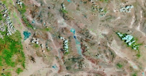 This Is What Death Valley's 1,000-Year Rain Flooding Event Looked Like From Space