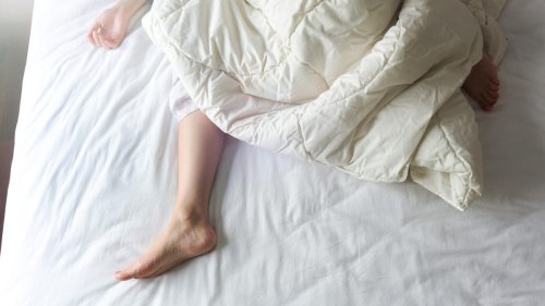 No AC? Use These 10 Expert Hacks to Sleep Cool Without It