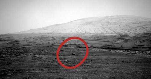 Dark, shiny Mars boulder gives NASA Curiosity rover a mystery to investigate