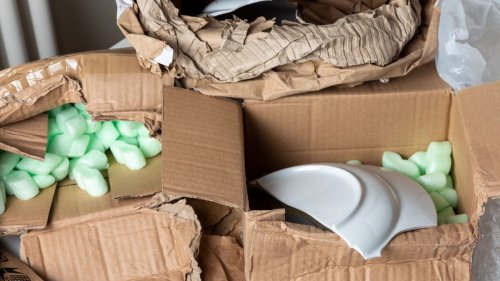 Pack Your Dishes With These Expert-Backed Tips to Avoid the Cracks