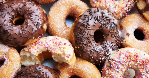 Here's How Much Sugar You Should Eat in a Day, According to Experts