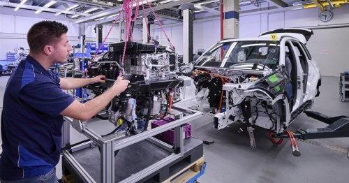 BMW iX5 Hydrogen Fuel-Cell EV Enters Production in Europe