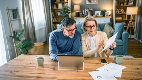 Should You Move Your Retirement Fund From the Stock Market to a CD? Here's What Experts Say