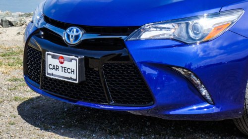 Toyota updates Camry Hybrid's style, retains high fuel economy (pictures)
