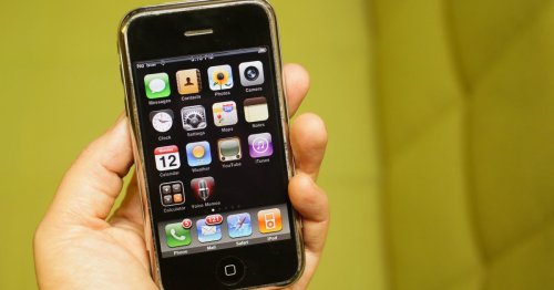 We review CNET's original iPhone review