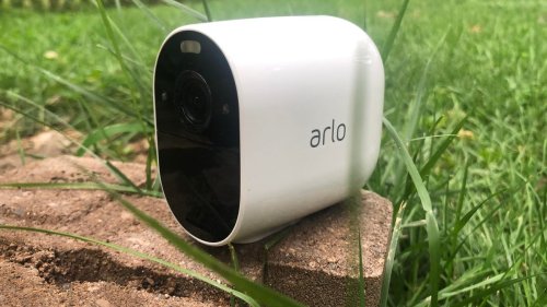 Prime Day 2020 best security camera deals still available: Arlo Essential Spotlight Camera for $100