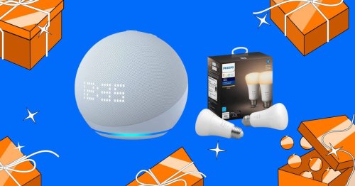 Amazon's Heavily Discounted Echo Dot Comes with 2 Free Smart Bulbs for Cyber Monday