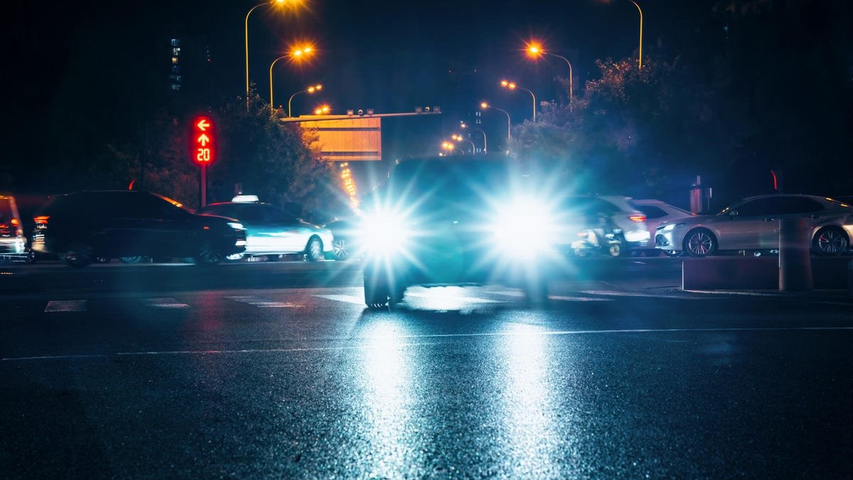 These 9 Tips Made Night Driving Less Scary (and Less Dangerous)