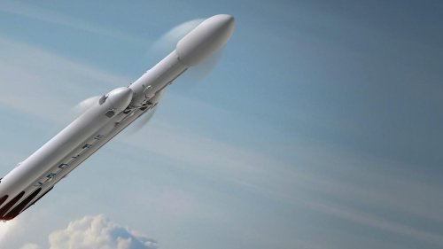 Huge SpaceX Falcon Heavy rocket could end 2017 with a bang