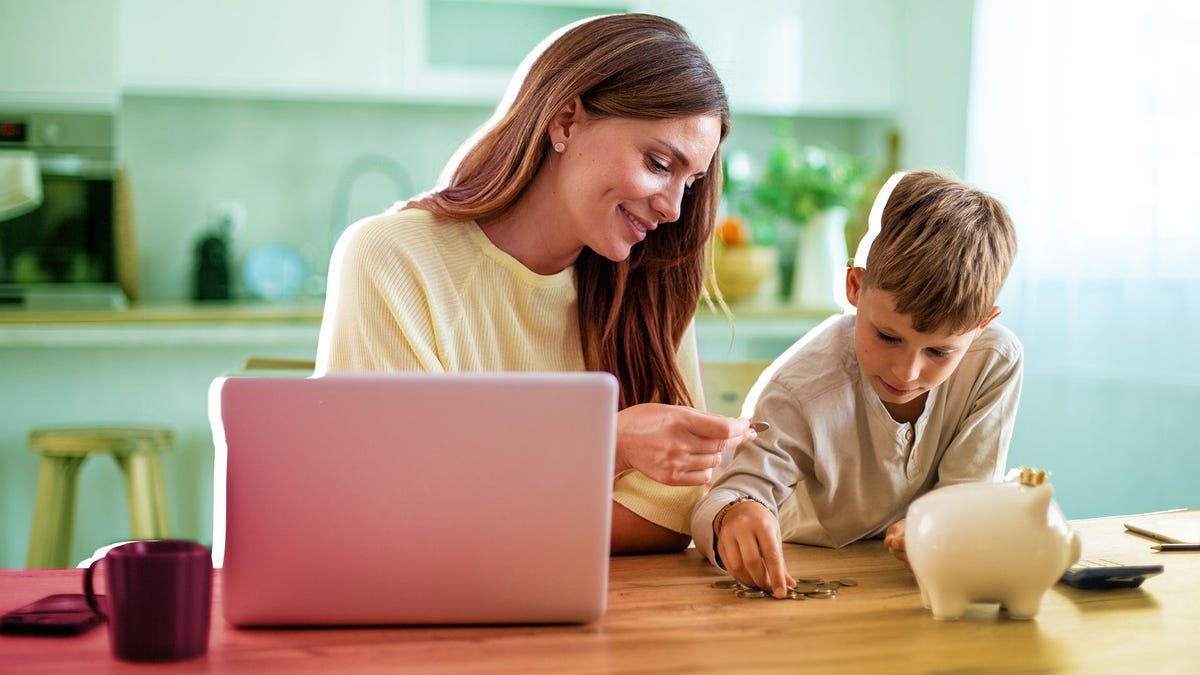 From Kids to Teens to Independent: How Cash App Builds Savings Habits at Every Age