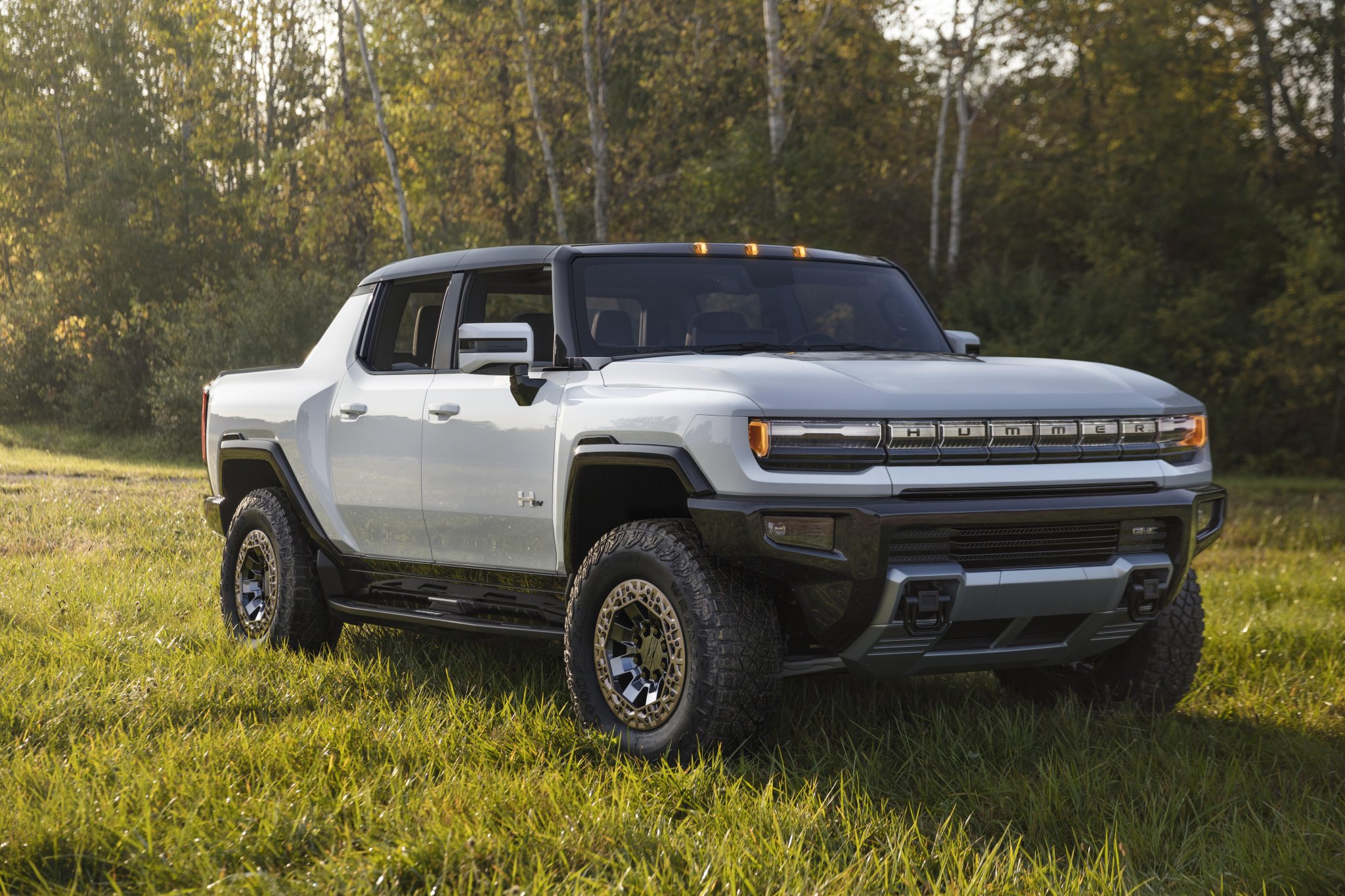 GMC Hummer EV is a 1,000-hp super truck that moves laterally like a crab