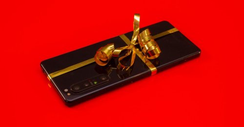 2021 Holiday Gift Guide: Stop making these mistakes when buying smartphones and other tech gifts