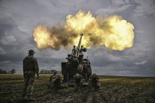 En direct - Guerre en Ukraine : la France va fournir 12 canons Caesar supplémentaires à Kiev