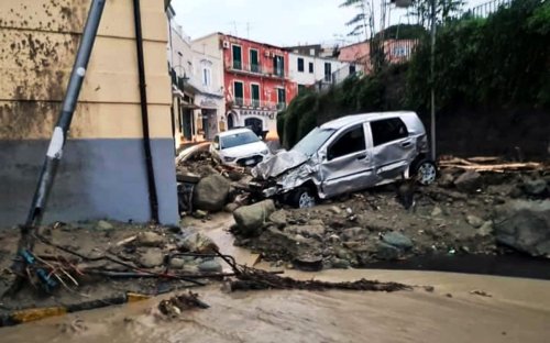 Italie : au moins un mort et une dizaine de disparus après un glissement de terrain sur l'île d'Ischia