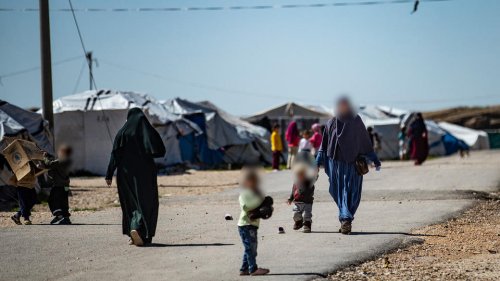 Revenantes de Syrie : le cas d’une femme endoctrinée par sa mère et menacée d’expulsion vers l’Algérie tranché ce mercredi