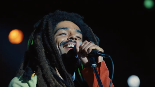 «Bob Marley : One Love» : Kingsley Ben-Adir impressionne dans la nouvelle bande-annonce