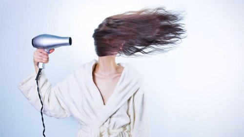 Voici pourquoi il ne faut surtout pas se laver les cheveux le soir
