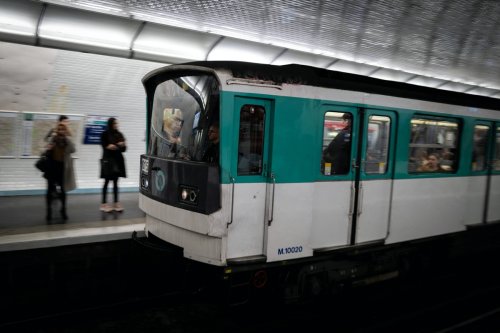 Orages : des torrents d’eau dans le métro à Paris