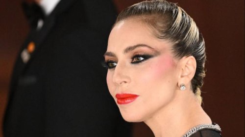 Lady Gaga est désormais à 1 prix de l'«EGOT» après avoir remporté un Emmy pour sa chanson du Super Bowl