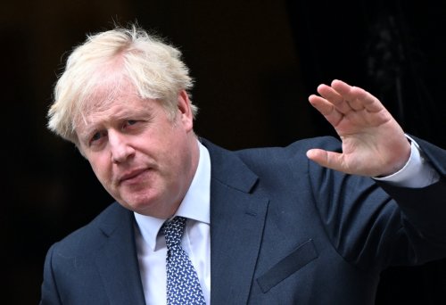 Royaume-Uni : deux ministres démissionnent, Boris Johnson sous pression