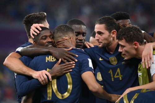 Coupe du monde 2022 : l’équipe de France se qualifie pour les huitièmes de finale après sa victoire contre le Danemark (2-1)