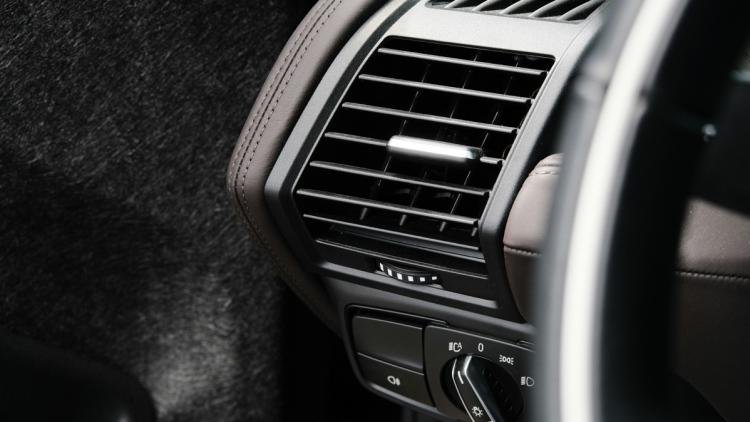 Ces 5 objets à ne pas oublier dans sa voiture, surtout par temps chaud