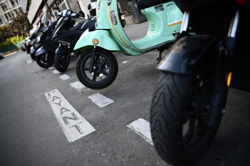 Stationnement payant des deux-roues motorisés à Paris : plus de 200.000 amendes déjà dressées