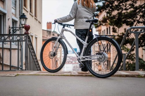 Noël 2023 : voici les meilleurs vélos électriques et accessoires pour VAE à mettre sous le sapin