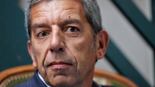 Michel Cymes : pourquoi le médecin star a-t-il caché qu'il avait eu un cancer ?