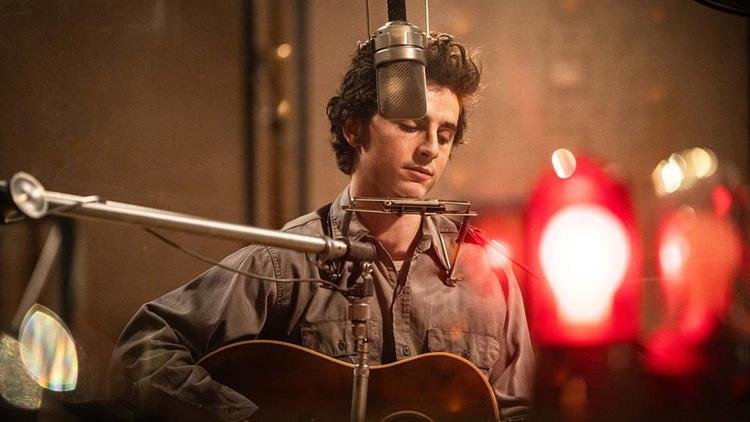 «Il sera tout à fait crédible dans mon rôle» : Bob Dylan donne son avis sur Timothée Chalamet en amont de la sortie d’«Un parfait inconnu»